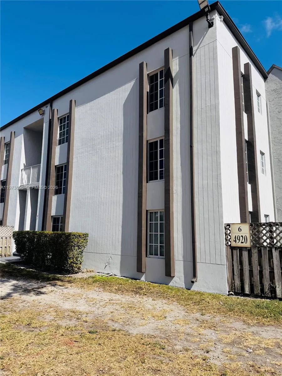 4920 Nw 79th Ave 204, Doral, Florida 33166, Doral, Florida 33166, 2 Bedrooms Bedrooms, ,2 BathroomsBathrooms,Residential Lease,For Rent,4920 Nw 79th Ave 204, Doral, Florida 33166,A11973896