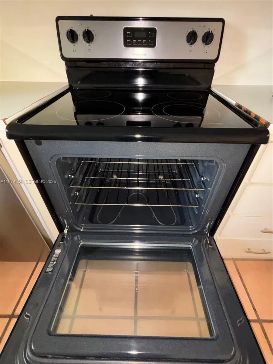 210 Nw 87th Ave L219, Miami, Florida 33172, Miami, Florida 33172, 1 Bedroom Bedrooms, ,1 BathroomBathrooms,Residential Lease,For Rent,210 Nw 87th Ave L219, Miami, Florida 33172,A11974359