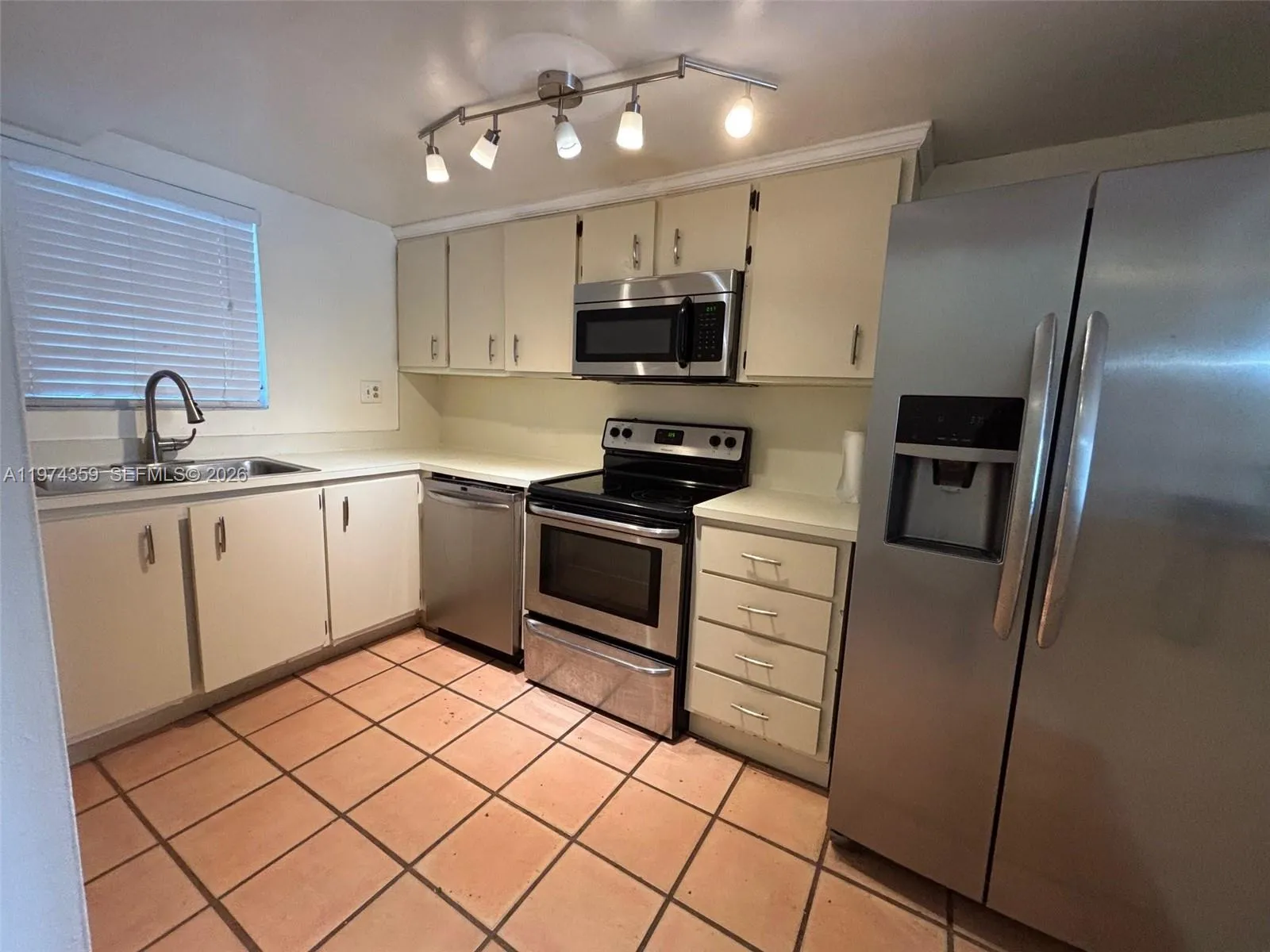 210 Nw 87th Ave L219, Miami, Florida 33172, Miami, Florida 33172, 1 Bedroom Bedrooms, ,1 BathroomBathrooms,Residential Lease,For Rent,210 Nw 87th Ave L219, Miami, Florida 33172,A11974359