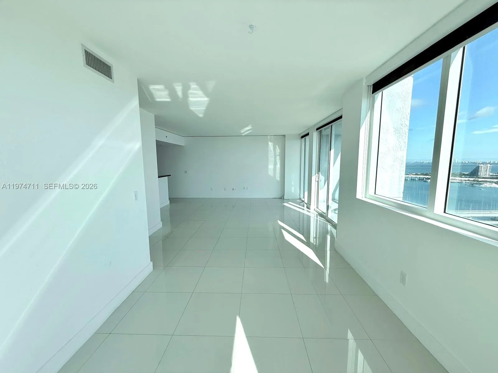 244 Biscayne Blvd 3403, Miami, Florida 33132, Miami, Florida 33132, 2 Bedrooms Bedrooms, ,2 BathroomsBathrooms,Residential Lease,For Rent,244 Biscayne Blvd 3403, Miami, Florida 33132,A11974711