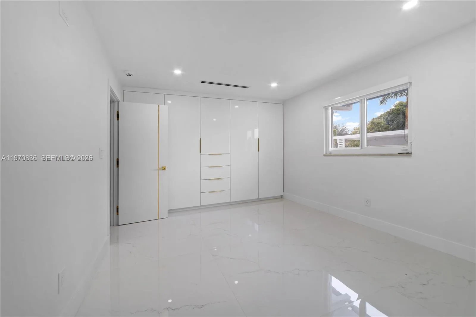 2651 Sw 141st Ter, Davie, Florida 33330, Davie, Florida 33330, 5 Bedrooms Bedrooms, ,4 BathroomsBathrooms,Residential,For Sale,2651 Sw 141st Ter, Davie, Florida 33330,A11970836