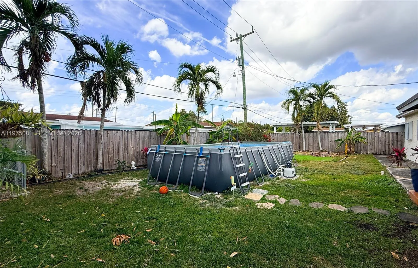 Hialeah, Florida 33012, 3 Bedrooms Bedrooms, ,2 BathroomsBathrooms,Residential,For Sale,A11975081