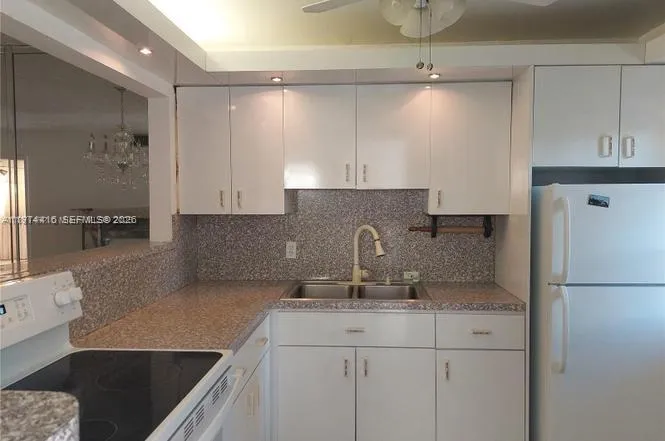 1333 E Hallandale Beach Blvd 115, Hallandale Beach, Hallandale Beach, Florida 33009, 2 Bedrooms Bedrooms, ,2 BathroomsBathrooms,Residential Lease,For Rent,1333 E Hallandale Beach Blvd 115, Hallandale Beach,A11974416