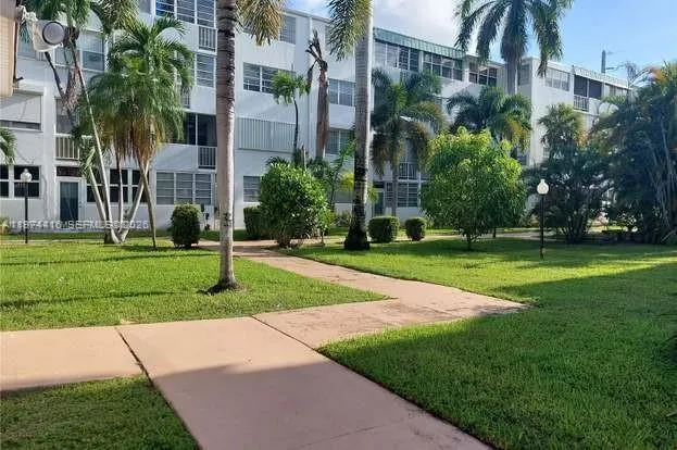 1333 E Hallandale Beach Blvd 115, Hallandale Beach, Hallandale Beach, Florida 33009, 2 Bedrooms Bedrooms, ,2 BathroomsBathrooms,Residential Lease,For Rent,1333 E Hallandale Beach Blvd 115, Hallandale Beach,A11974416