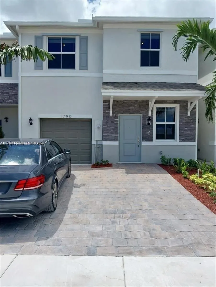 1790 Se 7th Ter 1790, Homestead, Florida 33034, Homestead, Florida 33034, 4 Bedrooms Bedrooms, ,2 BathroomsBathrooms,Residential Lease,For Rent,1790 Se 7th Ter 1790, Homestead, Florida 33034,A11973866