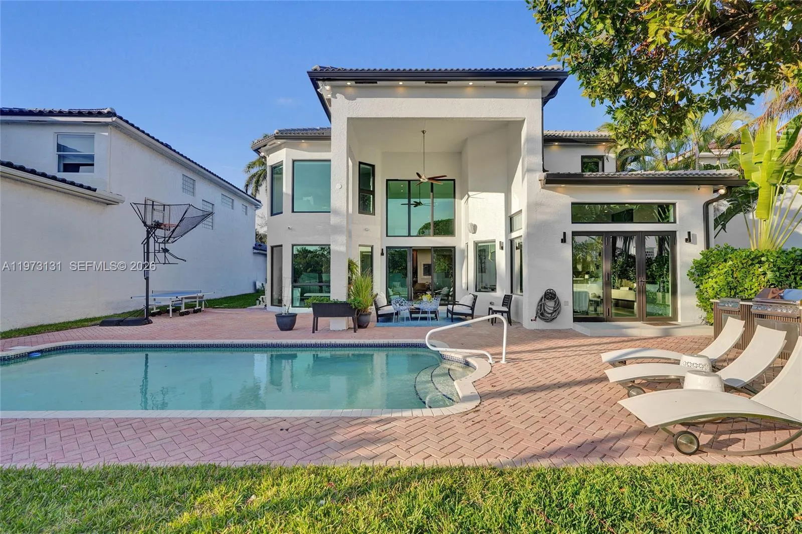 1572 Ne 194th St, Miami, Florida 33179, Miami, Florida 33179, 6 Bedrooms Bedrooms, ,5 BathroomsBathrooms,Residential,For Sale,1572 Ne 194th St, Miami, Florida 33179,A11973131