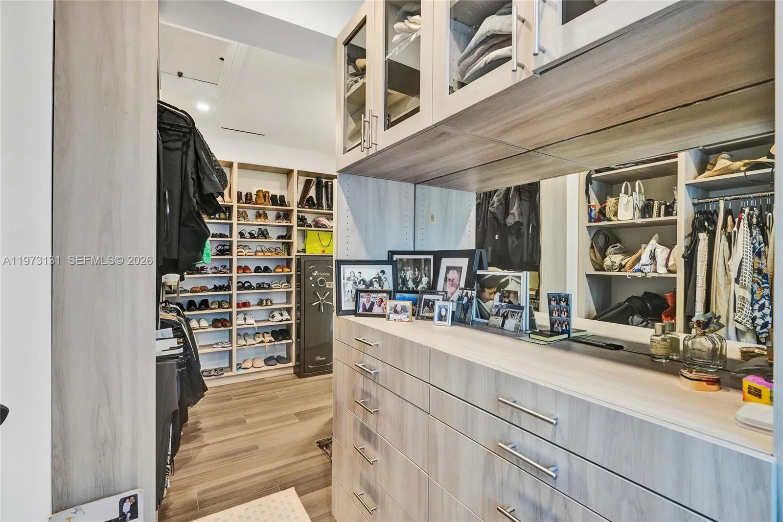 1572 Ne 194th St, Miami, Florida 33179, Miami, Florida 33179, 6 Bedrooms Bedrooms, ,5 BathroomsBathrooms,Residential,For Sale,1572 Ne 194th St, Miami, Florida 33179,A11973131