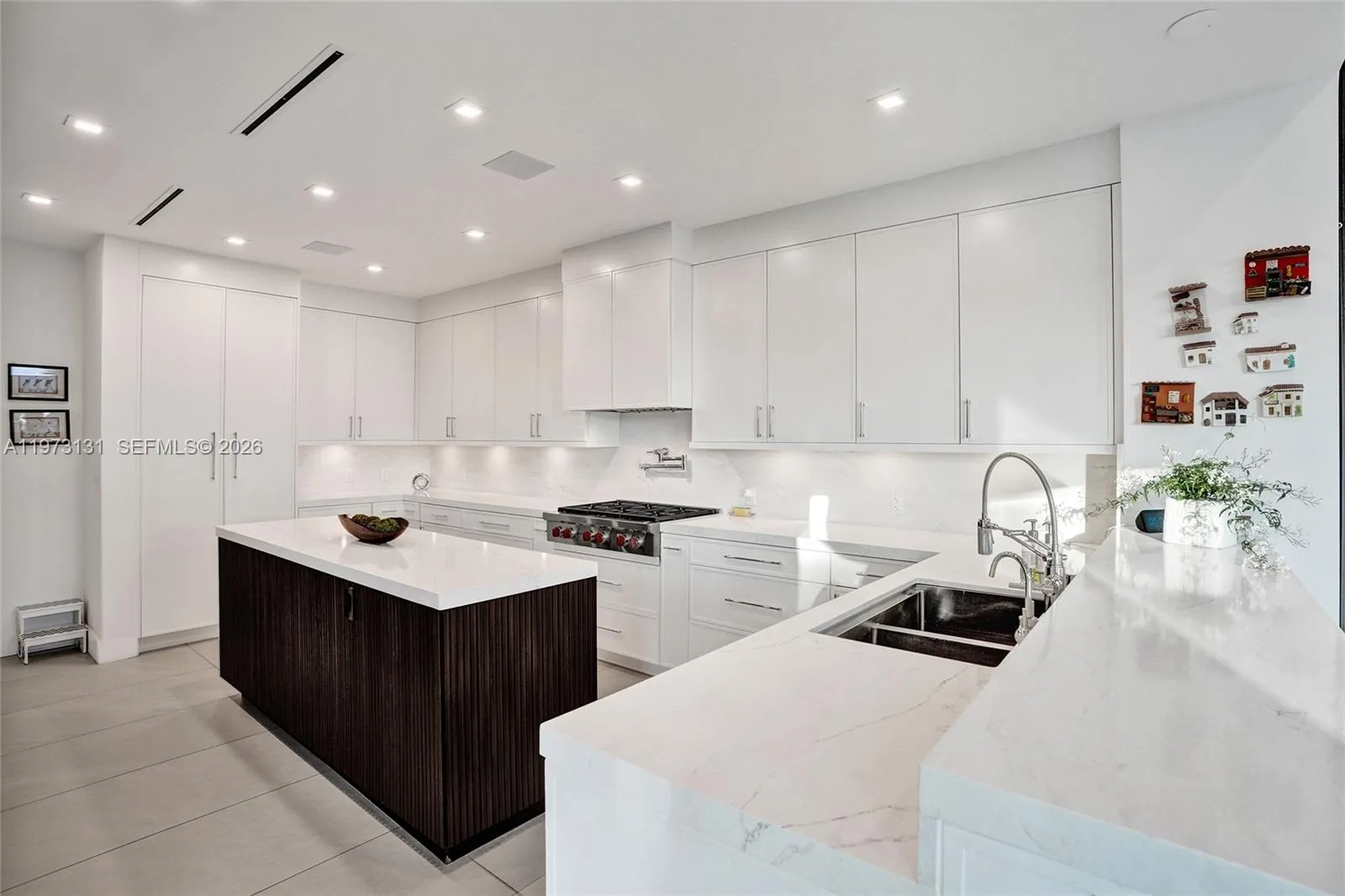 1572 Ne 194th St, Miami, Florida 33179, Miami, Florida 33179, 6 Bedrooms Bedrooms, ,5 BathroomsBathrooms,Residential,For Sale,1572 Ne 194th St, Miami, Florida 33179,A11973131