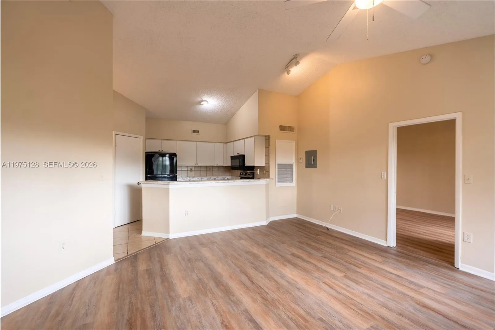 2445 Sw 18th Ter 123, Fort Lauderdale, Florida 333, Fort Lauderdale, Florida 33315, 2 Bedrooms Bedrooms, ,2 BathroomsBathrooms,Residential Lease,For Rent,2445 Sw 18th Ter 123, Fort Lauderdale, Florida 333,A11975128