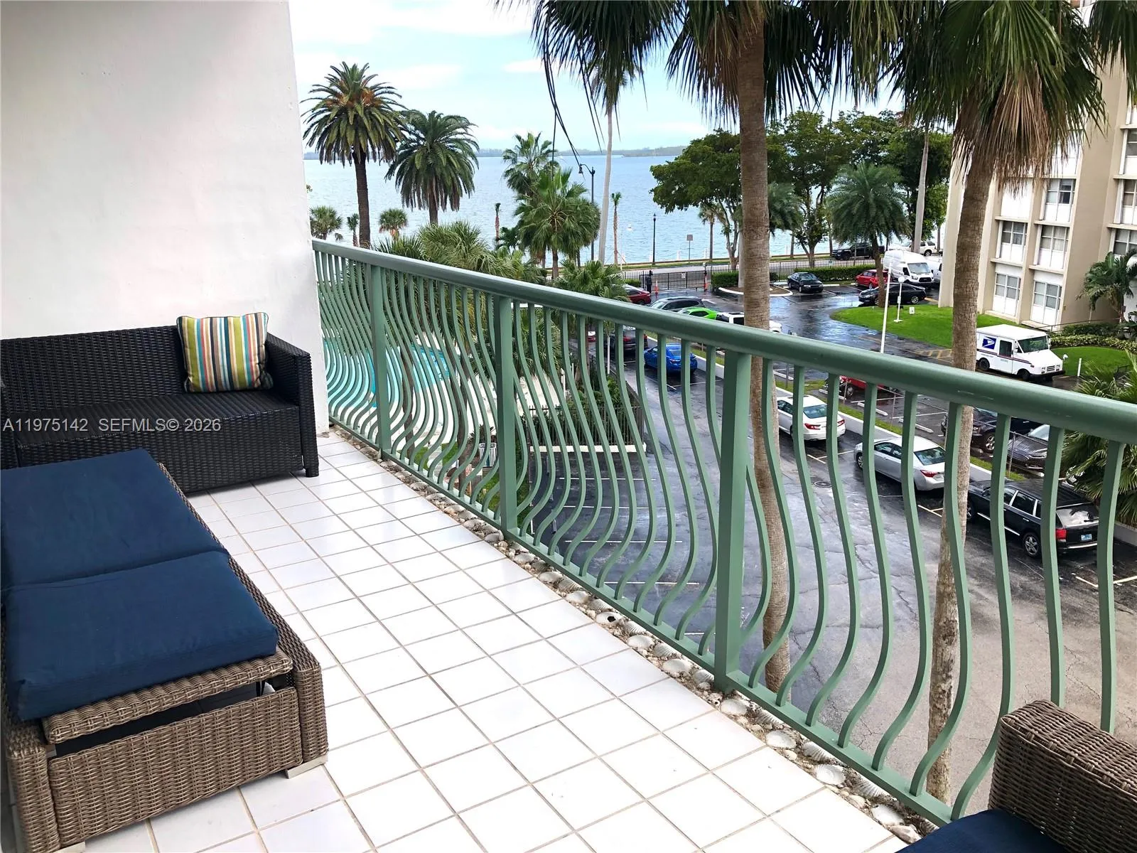 1408 Brickell Bay Dr 404, Miami, Florida 33131, Miami, Florida 33131, 1 Bedroom Bedrooms, ,1 BathroomBathrooms,Residential,For Sale,1408 Brickell Bay Dr 404, Miami, Florida 33131,A11975142