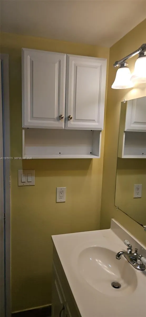 5200 Ne 24th Ter C312, Fort Lauderdale, Florida 33, Fort Lauderdale, Florida 33308, 2 Bedrooms Bedrooms, ,1 BathroomBathrooms,Residential Lease,For Rent,5200 Ne 24th Ter C312, Fort Lauderdale, Florida 33,A11975173