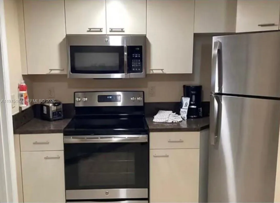 16690 Blatt Blvd A, Weston, Florida 33326, Weston, Florida 33326, 1 Bedroom Bedrooms, ,1 BathroomBathrooms,Residential Lease,For Rent,16690 Blatt Blvd A, Weston, Florida 33326,A11975187