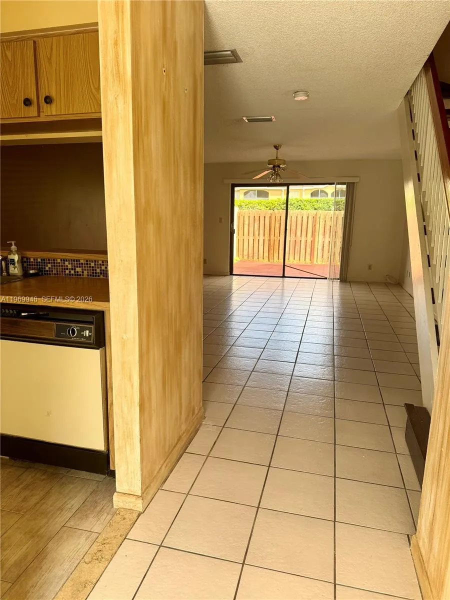 2700 S Oakland Forest Dr 303, Oakland Park, Florid, Oakland Park, Florida 33309, 2 Bedrooms Bedrooms, ,1 BathroomBathrooms,Residential,For Sale,2700 S Oakland Forest Dr 303, Oakland Park, Florid,A11969946
