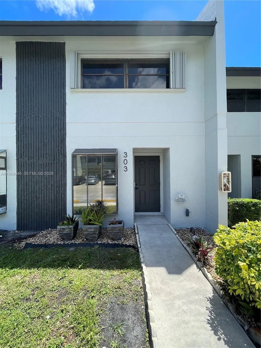 2700 S Oakland Forest Dr 303, Oakland Park, Florid, Oakland Park, Florida 33309, 2 Bedrooms Bedrooms, ,1 BathroomBathrooms,Residential,For Sale,2700 S Oakland Forest Dr 303, Oakland Park, Florid,A11969946