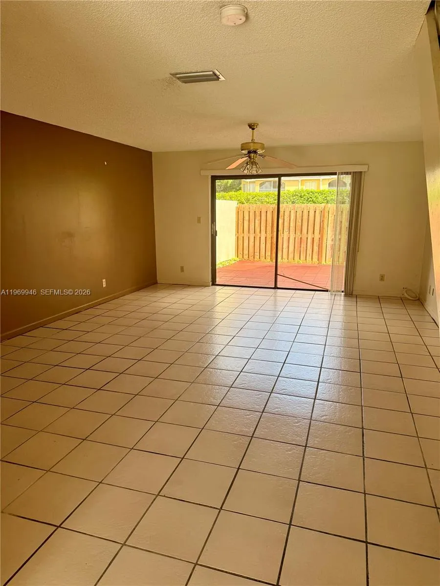 2700 S Oakland Forest Dr 303, Oakland Park, Florid, Oakland Park, Florida 33309, 2 Bedrooms Bedrooms, ,1 BathroomBathrooms,Residential,For Sale,2700 S Oakland Forest Dr 303, Oakland Park, Florid,A11969946