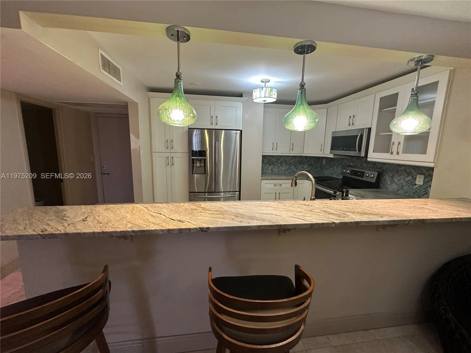 6450 Collins Ave 405, Miami Beach, Florida 33141, Miami Beach, Florida 33141, 1 Bedroom Bedrooms, ,2 BathroomsBathrooms,Residential Lease,For Rent,6450 Collins Ave 405, Miami Beach, Florida 33141,A11975209