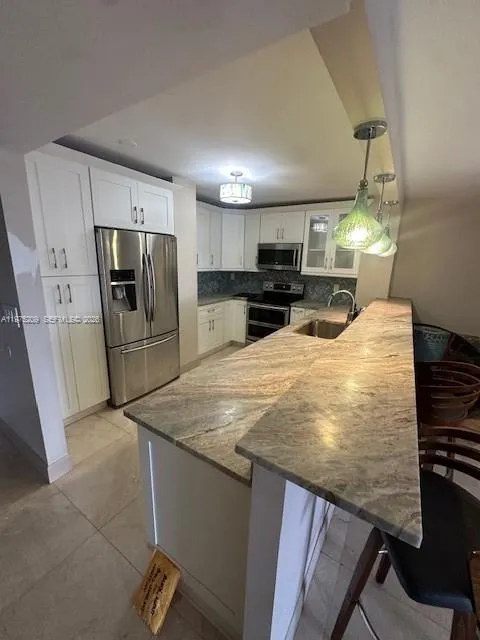 6450 Collins Ave 405, Miami Beach, Florida 33141, Miami Beach, Florida 33141, 1 Bedroom Bedrooms, ,2 BathroomsBathrooms,Residential Lease,For Rent,6450 Collins Ave 405, Miami Beach, Florida 33141,A11975209