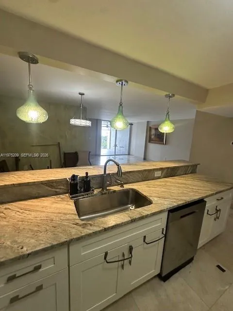6450 Collins Ave 405, Miami Beach, Florida 33141, Miami Beach, Florida 33141, 1 Bedroom Bedrooms, ,2 BathroomsBathrooms,Residential Lease,For Rent,6450 Collins Ave 405, Miami Beach, Florida 33141,A11975209