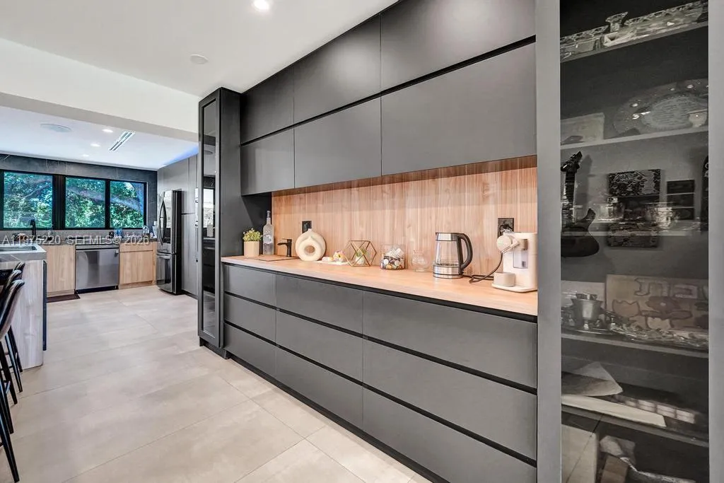 4660 Sw 37th Ave, Dania Beach, Florida 33312, Dania Beach, Florida 33312, 5 Bedrooms Bedrooms, ,3 BathroomsBathrooms,Residential Lease,For Rent,4660 Sw 37th Ave, Dania Beach, Florida 33312,A11975220