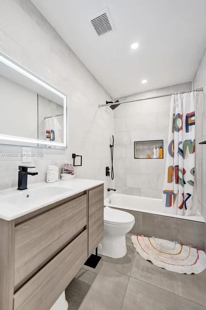 4660 Sw 37th Ave, Dania Beach, Florida 33312, Dania Beach, Florida 33312, 5 Bedrooms Bedrooms, ,3 BathroomsBathrooms,Residential Lease,For Rent,4660 Sw 37th Ave, Dania Beach, Florida 33312,A11975220