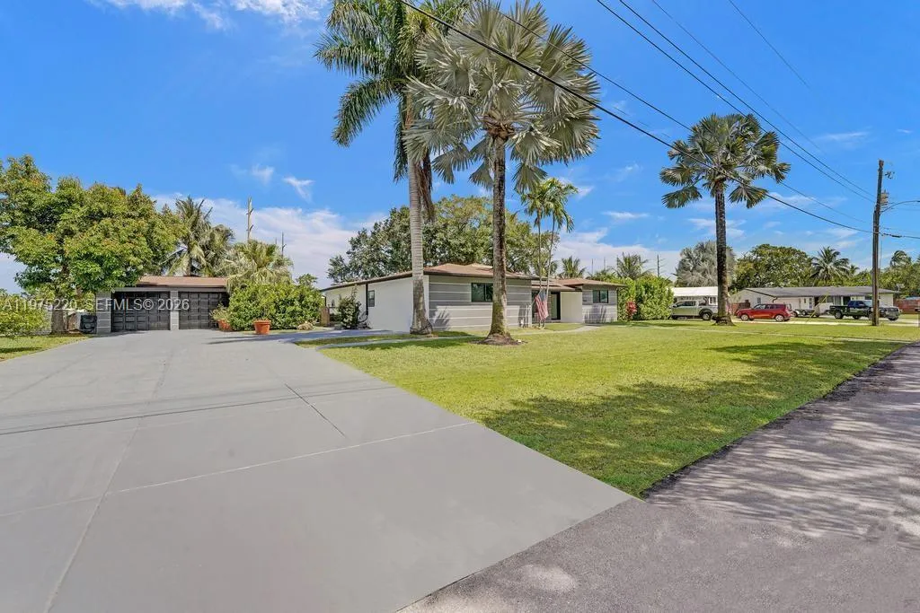 4660 Sw 37th Ave, Dania Beach, Florida 33312, Dania Beach, Florida 33312, 5 Bedrooms Bedrooms, ,3 BathroomsBathrooms,Residential Lease,For Rent,4660 Sw 37th Ave, Dania Beach, Florida 33312,A11975220