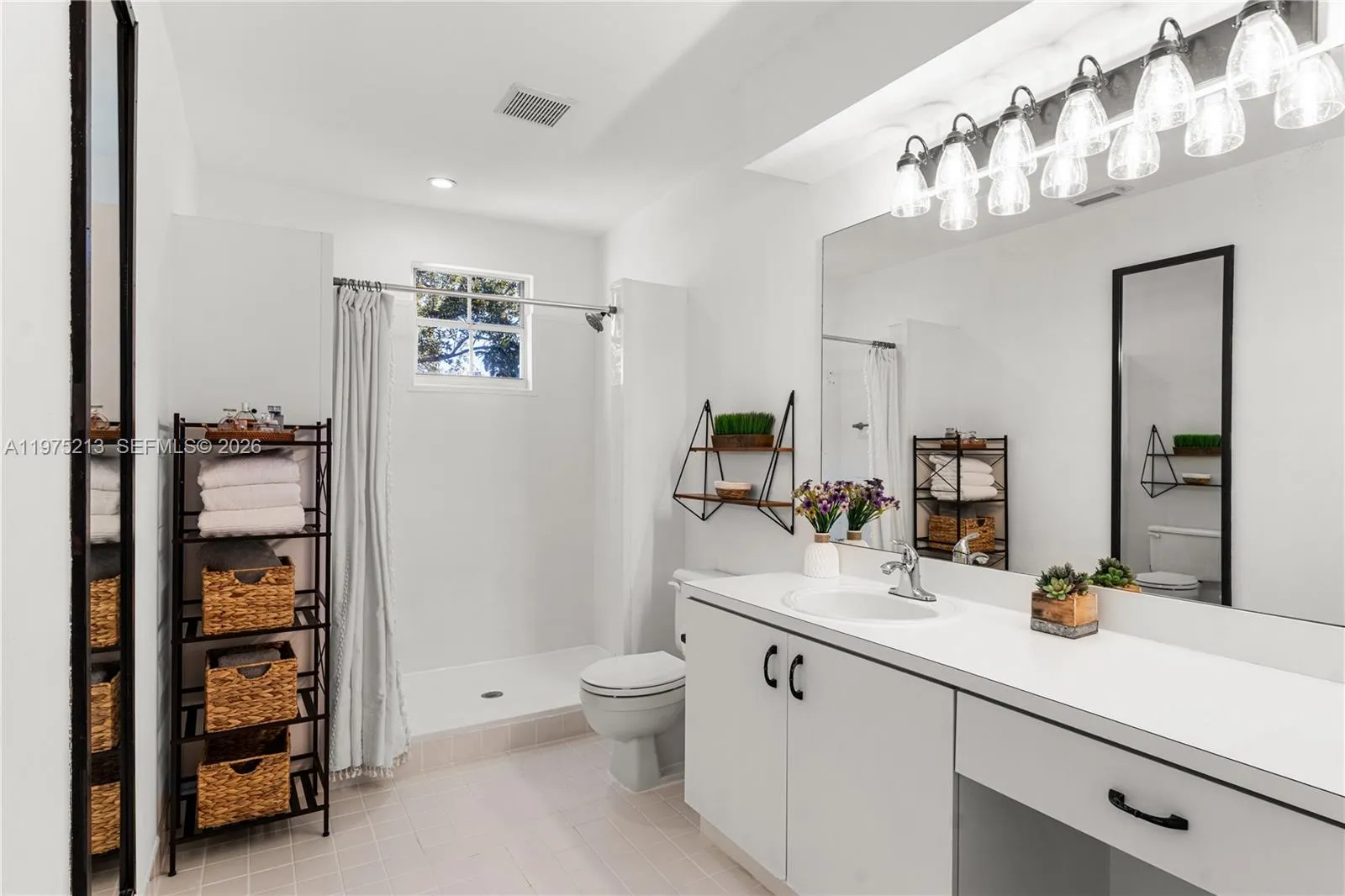 20775 Nw 1st St, Pembroke Pines, Florida 33029, Pembroke Pines, Florida 33029, 3 Bedrooms Bedrooms, ,2 BathroomsBathrooms,Residential,For Sale,20775 Nw 1st St, Pembroke Pines, Florida 33029,A11975213