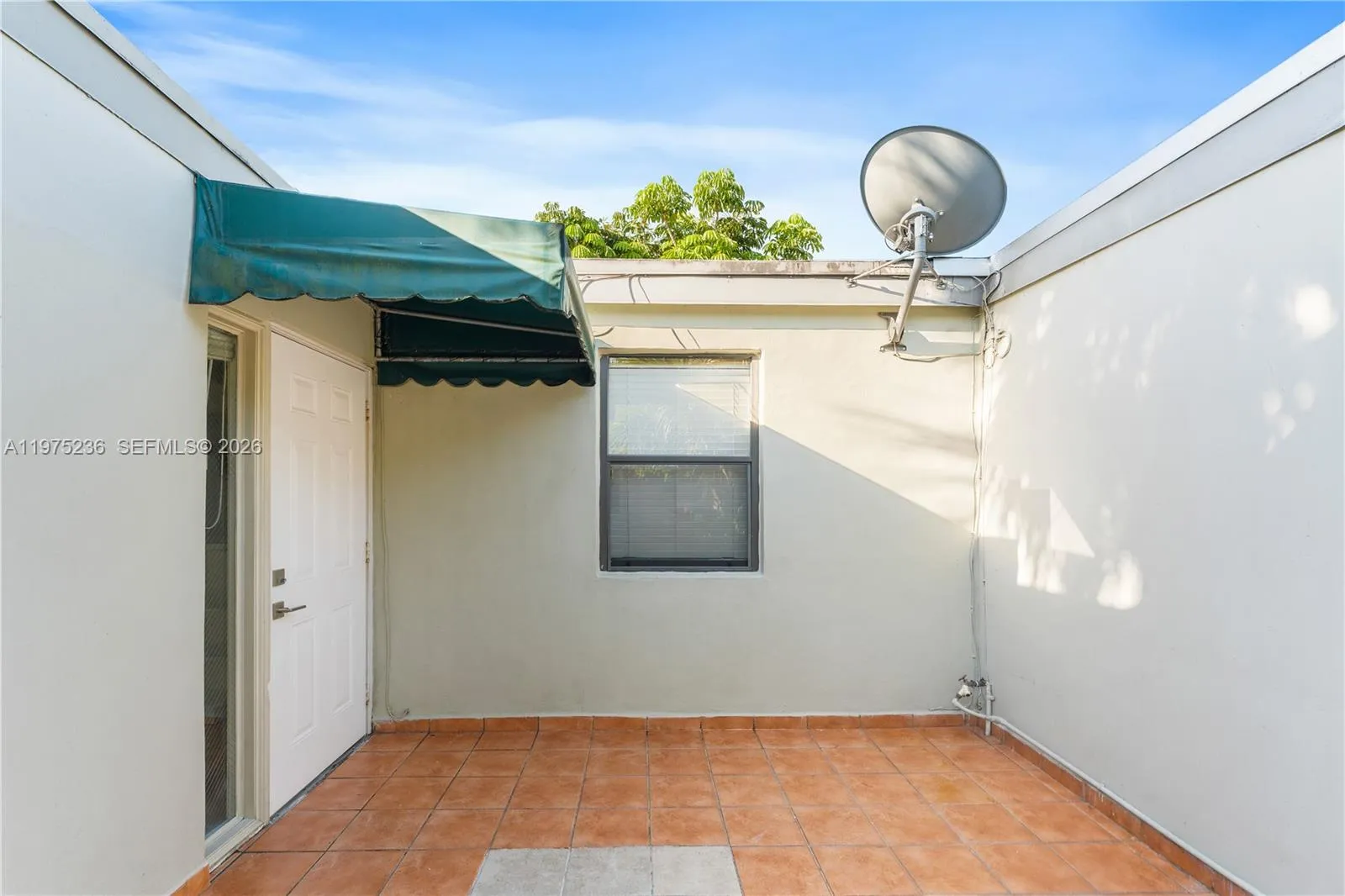 6436 E Miami Lakes Dr E 6436, Miami Lakes, Florida, Miami Lakes, Florida 33014, 2 Bedrooms Bedrooms, ,2 BathroomsBathrooms,Residential Lease,For Rent,6436 E Miami Lakes Dr E 6436, Miami Lakes, Florida,A11975236