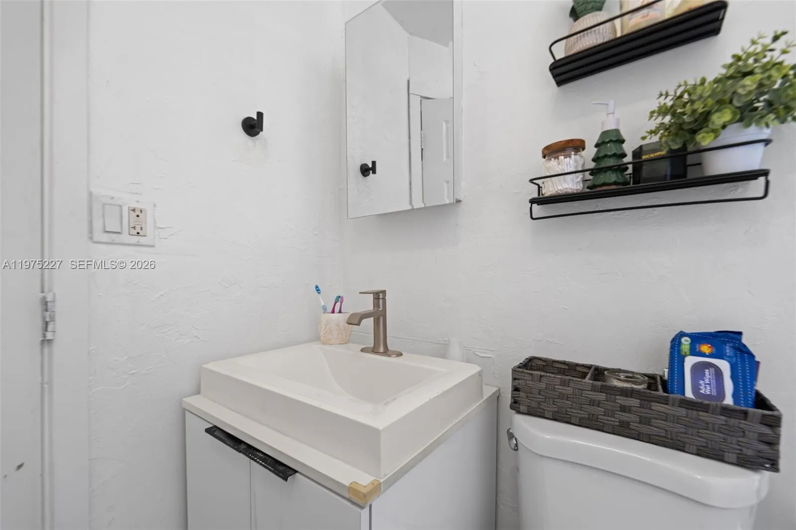 3143 Nw 59th St, Miami, Florida 33142, Miami, Florida 33142, 2 Bedrooms Bedrooms, ,1 BathroomBathrooms,Residential,For Sale,3143 Nw 59th St, Miami, Florida 33142,A11975227