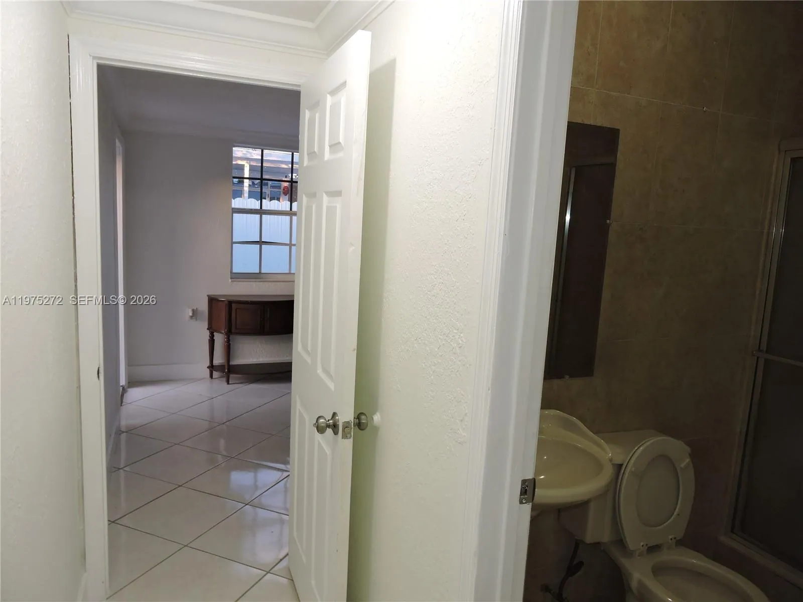 551 E 39th St, Hialeah, Florida 33013, Hialeah, Florida 33013, 1 Bedroom Bedrooms, ,1 BathroomBathrooms,Residential Lease,For Rent,551 E 39th St, Hialeah, Florida 33013,A11975272