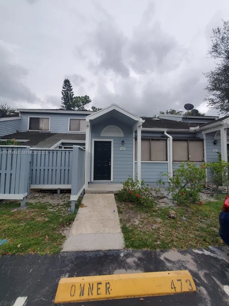 North Lauderdale, Florida 33068, 2 Bedrooms Bedrooms, ,2 BathroomsBathrooms,Residential,For Sale,A11974842