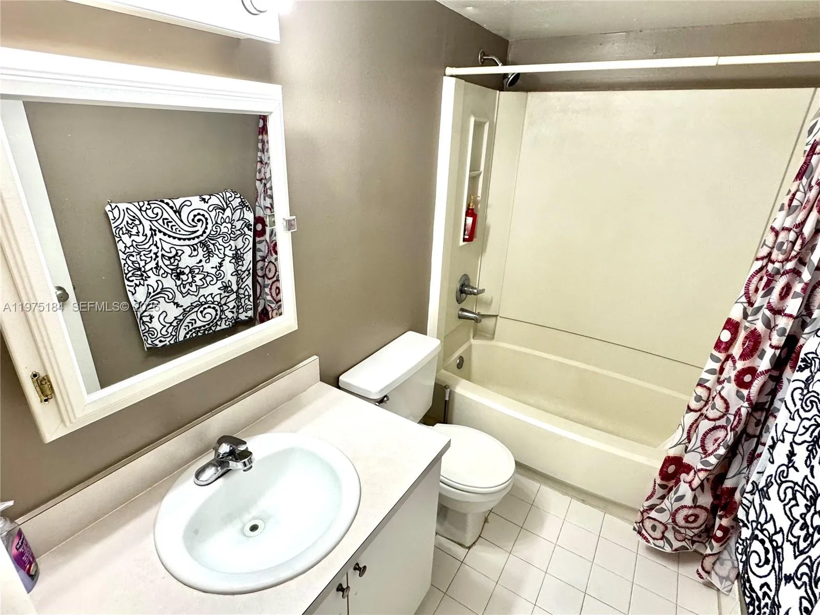 6900 Sw 39th St 207j, Davie, Florida 33314, Davie, Florida 33314, 2 Bedrooms Bedrooms, ,2 BathroomsBathrooms,Residential,For Sale,6900 Sw 39th St 207j, Davie, Florida 33314,A11975184