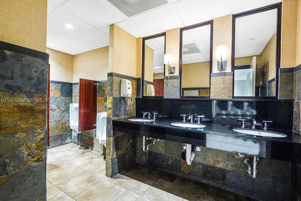 Miami, Florida 33131, Miami, Florida 33131, ,Commercial Sale,For Sale, Miami, Florida 33131,A11975332