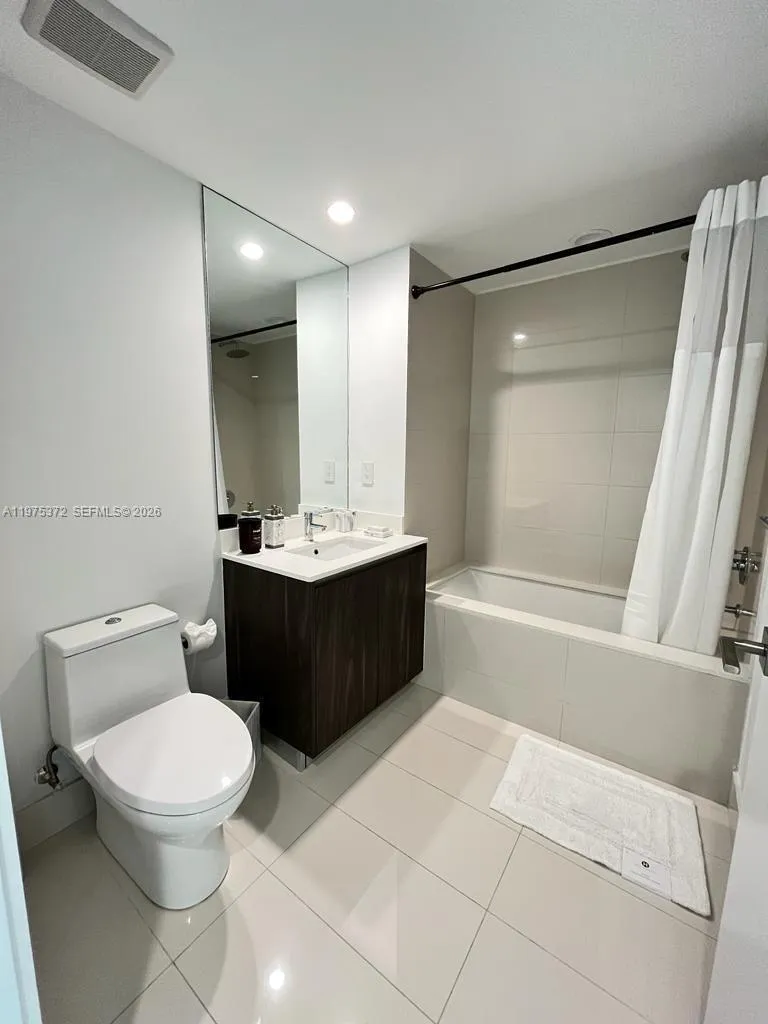 3131 Ne 7th Ave 3003, Miami, Florida 33137, Miami, Florida 33137, 3 Bedrooms Bedrooms, ,3 BathroomsBathrooms,Residential Lease,For Rent,3131 Ne 7th Ave 3003, Miami, Florida 33137,A11975372