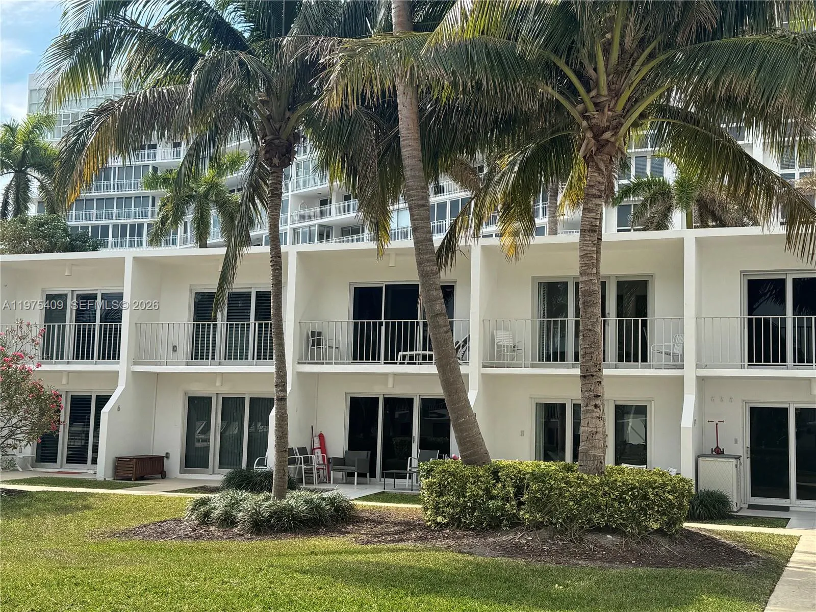 881 Ocean Dr Th7, Key Biscayne, Florida 33149, Key Biscayne, Florida 33149, 2 Bedrooms Bedrooms, ,2 BathroomsBathrooms,Residential Lease,For Rent,881 Ocean Dr Th7, Key Biscayne, Florida 33149,A11975409