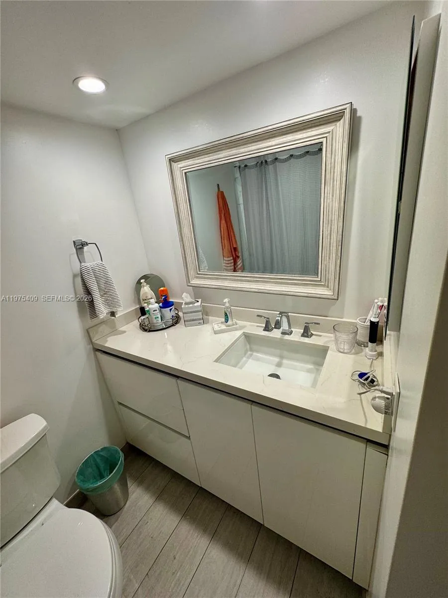 881 Ocean Dr Th7, Key Biscayne, Florida 33149, Key Biscayne, Florida 33149, 2 Bedrooms Bedrooms, ,2 BathroomsBathrooms,Residential Lease,For Rent,881 Ocean Dr Th7, Key Biscayne, Florida 33149,A11975409