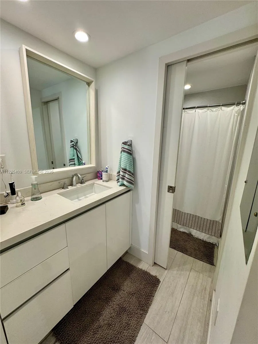 881 Ocean Dr Th7, Key Biscayne, Florida 33149, Key Biscayne, Florida 33149, 2 Bedrooms Bedrooms, ,2 BathroomsBathrooms,Residential Lease,For Rent,881 Ocean Dr Th7, Key Biscayne, Florida 33149,A11975409