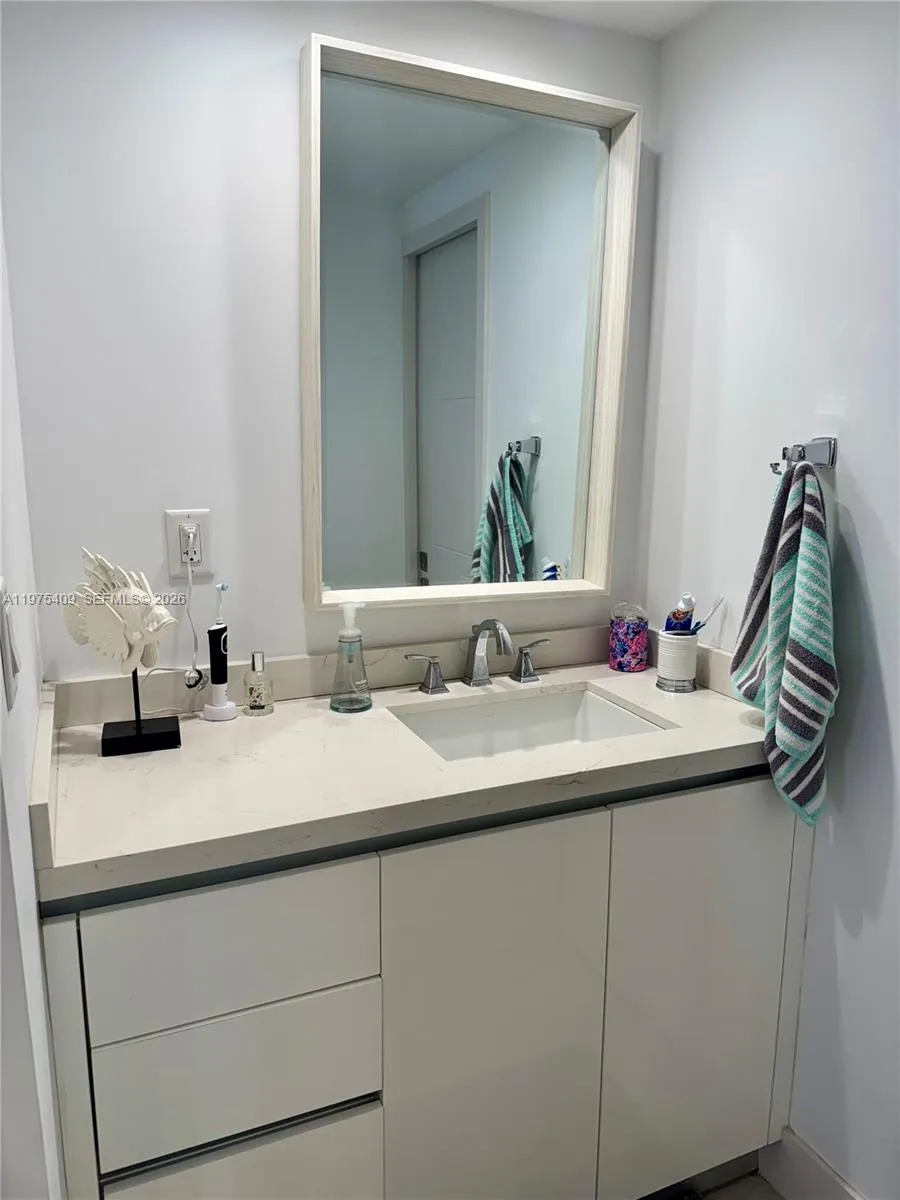 881 Ocean Dr Th7, Key Biscayne, Florida 33149, Key Biscayne, Florida 33149, 2 Bedrooms Bedrooms, ,2 BathroomsBathrooms,Residential Lease,For Rent,881 Ocean Dr Th7, Key Biscayne, Florida 33149,A11975409