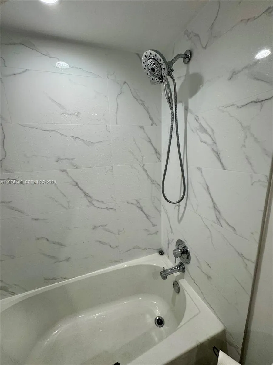 881 Ocean Dr Th7, Key Biscayne, Florida 33149, Key Biscayne, Florida 33149, 2 Bedrooms Bedrooms, ,2 BathroomsBathrooms,Residential Lease,For Rent,881 Ocean Dr Th7, Key Biscayne, Florida 33149,A11975409
