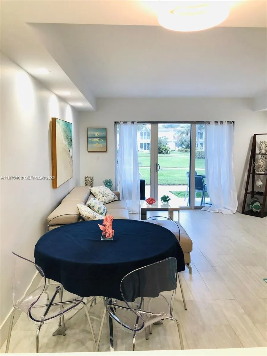 881 Ocean Dr Th7, Key Biscayne, Florida 33149, Key Biscayne, Florida 33149, 2 Bedrooms Bedrooms, ,2 BathroomsBathrooms,Residential Lease,For Rent,881 Ocean Dr Th7, Key Biscayne, Florida 33149,A11975409