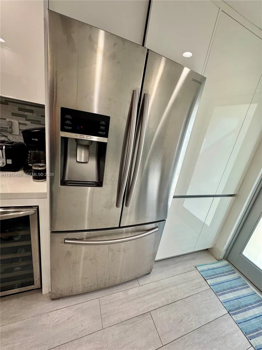 881 Ocean Dr Th7, Key Biscayne, Florida 33149, Key Biscayne, Florida 33149, 2 Bedrooms Bedrooms, ,2 BathroomsBathrooms,Residential Lease,For Rent,881 Ocean Dr Th7, Key Biscayne, Florida 33149,A11975409