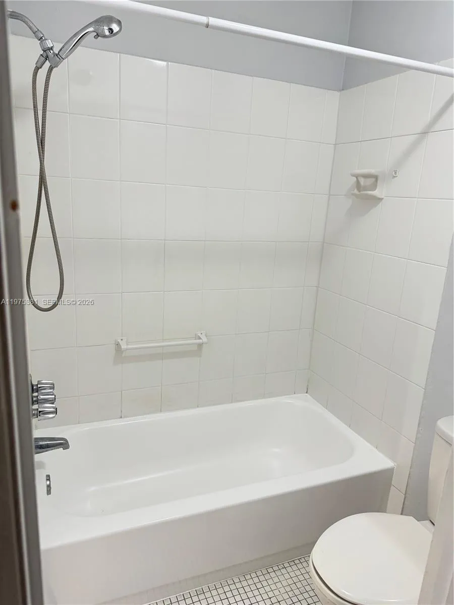9641 Sw D305, Miami, Florida 33156, Miami, Florida 33156, 1 Bedroom Bedrooms, ,1 BathroomBathrooms,Residential Lease,For Rent,9641 Sw D305, Miami, Florida 33156,A11975381
