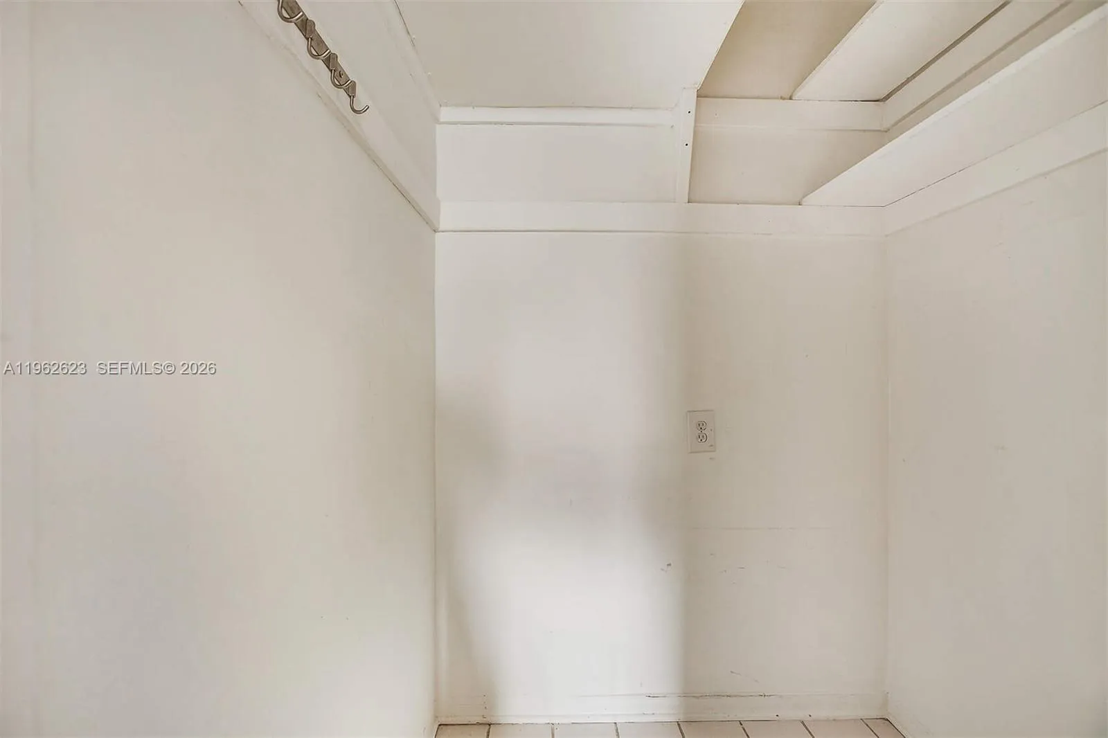 835 Meridian Ave 3, Miami Beach, Florida 33139, Miami Beach, Florida 33139, ,1 BathroomBathrooms,Residential Lease,For Rent,835 Meridian Ave 3, Miami Beach, Florida 33139,A11962623