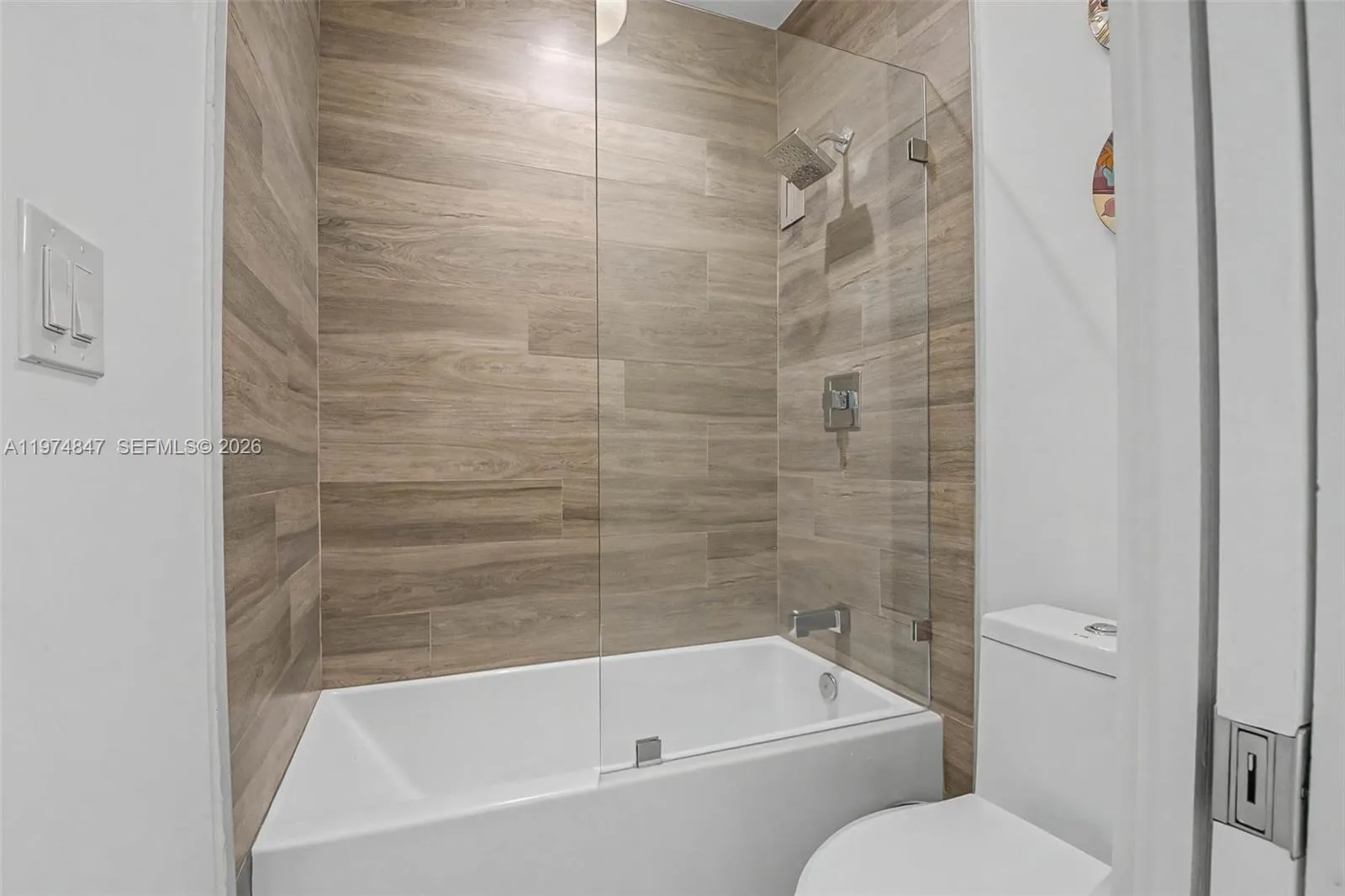 625 Biltmore Way 102, Coral Gables, Florida 33134, Coral Gables, Florida 33134, 2 Bedrooms Bedrooms, ,2 BathroomsBathrooms,Residential,For Sale,625 Biltmore Way 102, Coral Gables, Florida 33134,A11974847