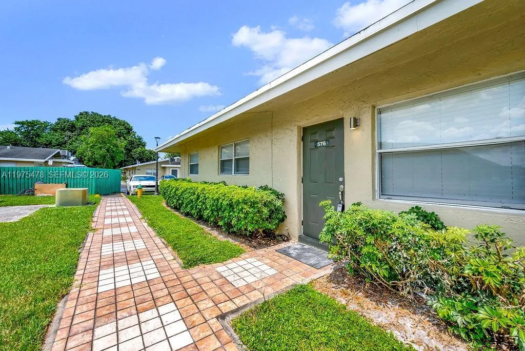 666 Sw Kathy Ct, Margate, Florida 33068, Margate, Florida 33068, 2 Bedrooms Bedrooms, ,1 BathroomBathrooms,Residential Lease,For Rent,666 Sw Kathy Ct, Margate, Florida 33068,A11975478