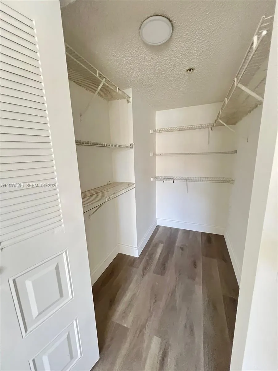 440 S Park Rd 4-202, Hollywood, Florida 33021, Hollywood, Florida 33021, 2 Bedrooms Bedrooms, ,2 BathroomsBathrooms,Residential Lease,For Rent,440 S Park Rd 4-202, Hollywood, Florida 33021,A11975495