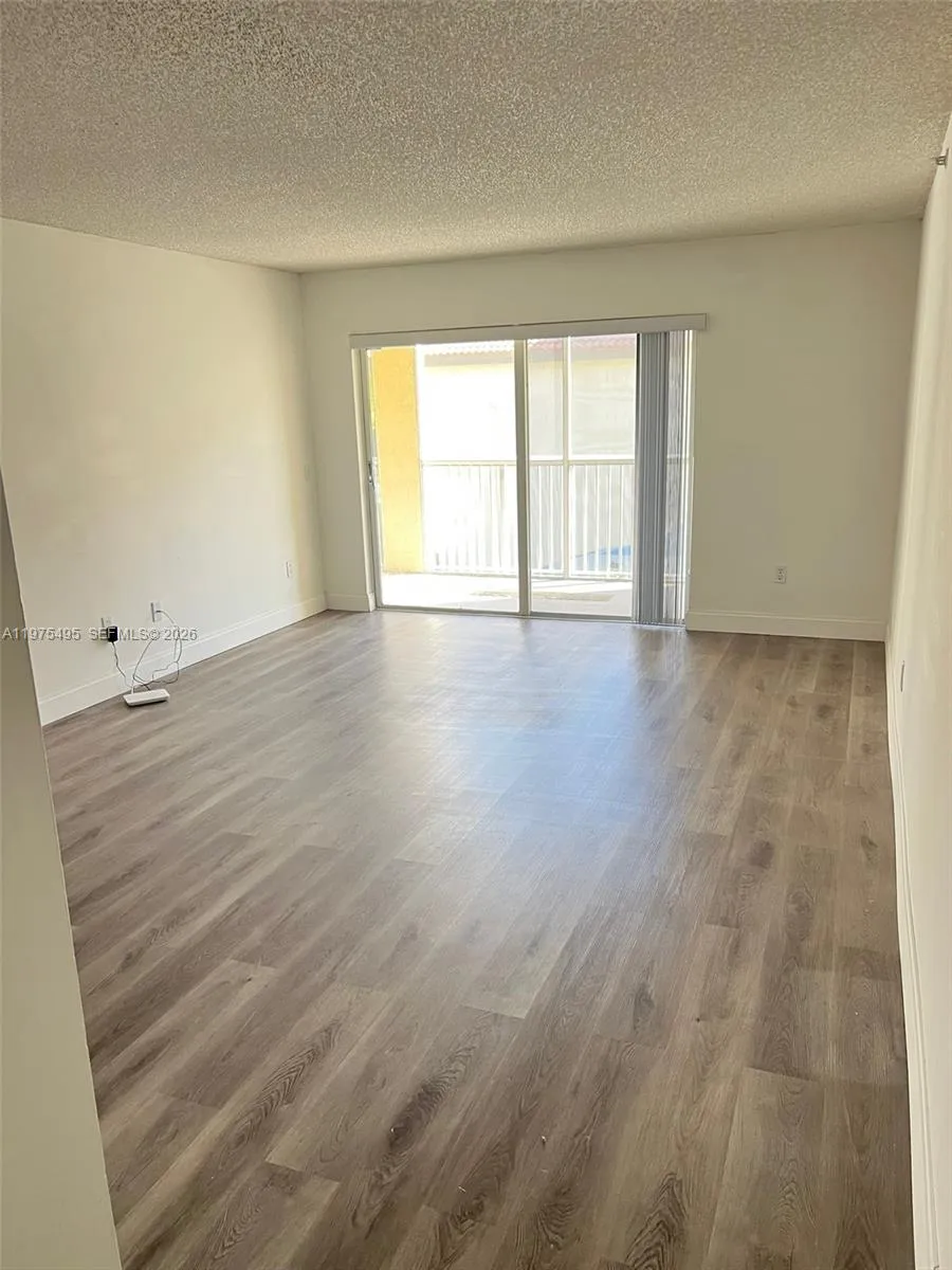 440 S Park Rd 4-202, Hollywood, Florida 33021, Hollywood, Florida 33021, 2 Bedrooms Bedrooms, ,2 BathroomsBathrooms,Residential Lease,For Rent,440 S Park Rd 4-202, Hollywood, Florida 33021,A11975495