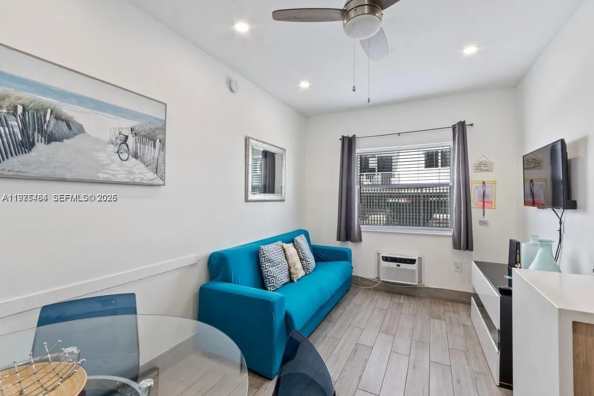 335 Ocean Dr 122, Miami Beach, Florida 33139, Miami Beach, Florida 33139, 1 Bedroom Bedrooms, ,1 BathroomBathrooms,Residential,For Sale,335 Ocean Dr 122, Miami Beach, Florida 33139,A11975484