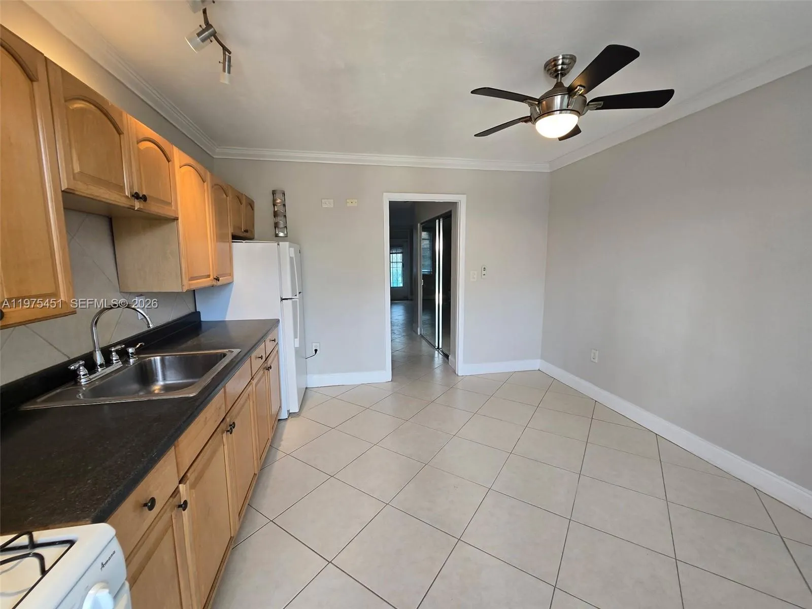 441 Collins Ave 19, Miami Beach, Florida 33139, Miami Beach, Florida 33139, 1 Bedroom Bedrooms, ,1 BathroomBathrooms,Residential Lease,For Rent,441 Collins Ave 19, Miami Beach, Florida 33139,A11975451