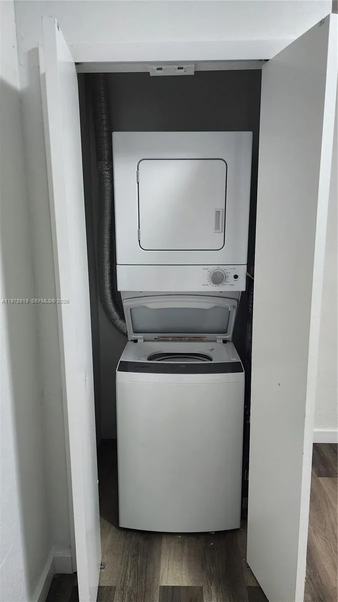 Miami, Florida 33145, 1 Bedroom Bedrooms, ,1 BathroomBathrooms,Residential Lease,For Rent,A11975519
