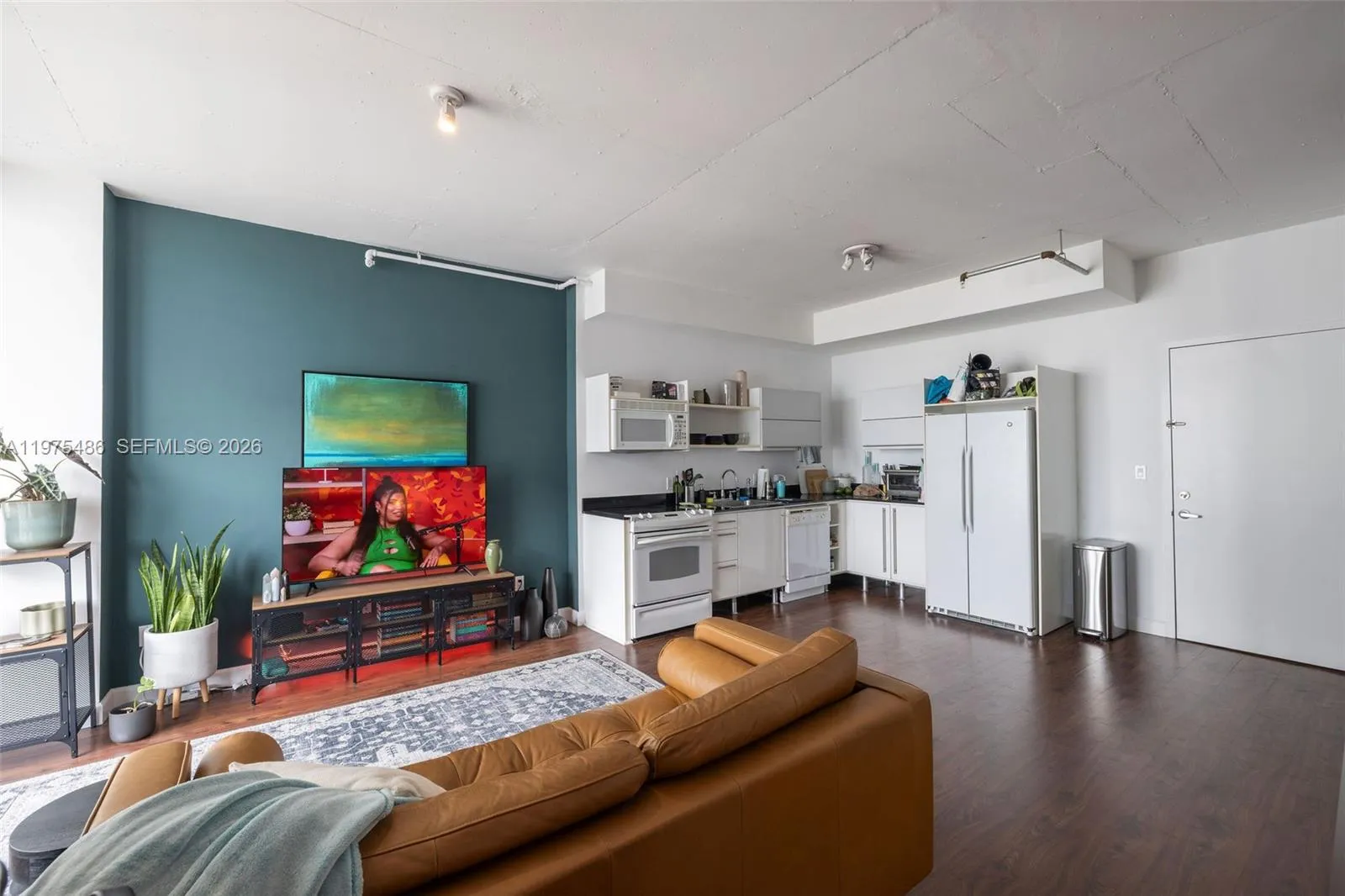 690 Sw 1st Ct 2730, Miami, Florida 33130, Miami, Florida 33130, ,1 BathroomBathrooms,Residential Lease,For Rent,690 Sw 1st Ct 2730, Miami, Florida 33130,A11975486